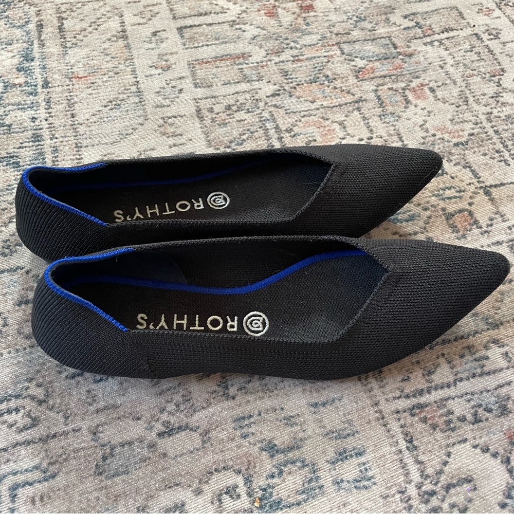 Black Rothy’s points Size 10. Practically new.